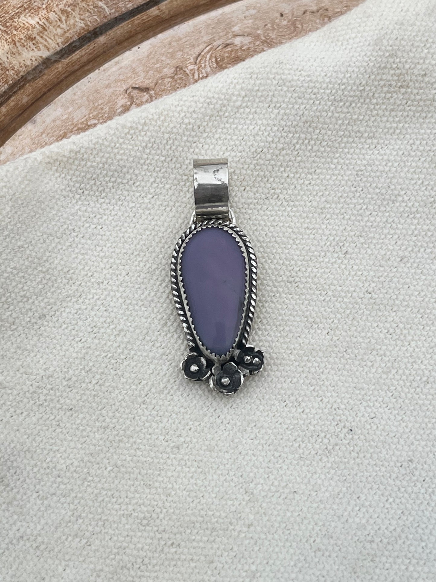 Morado Pendant