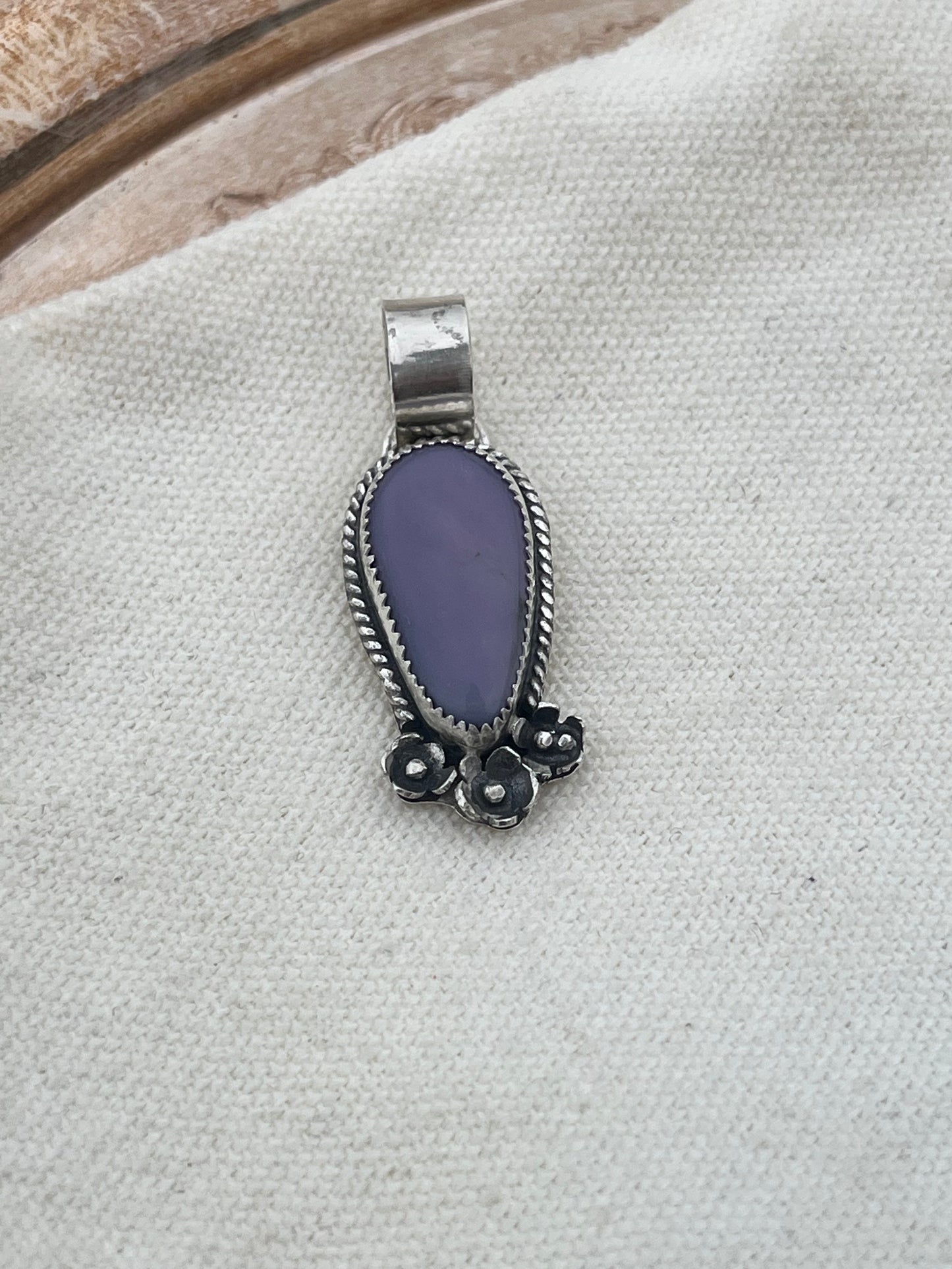 Morado Pendant